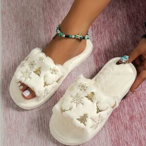 Plush Christmas Tree Slippers